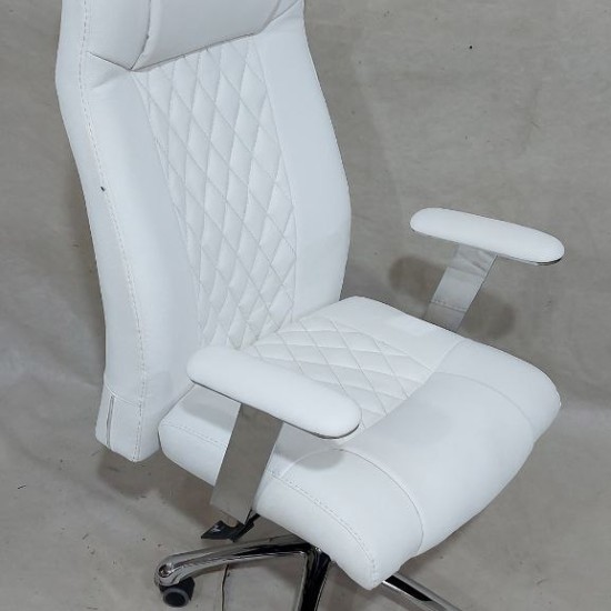 كرسي مدير جلد أسود بأذرع مبطنة بالكامل